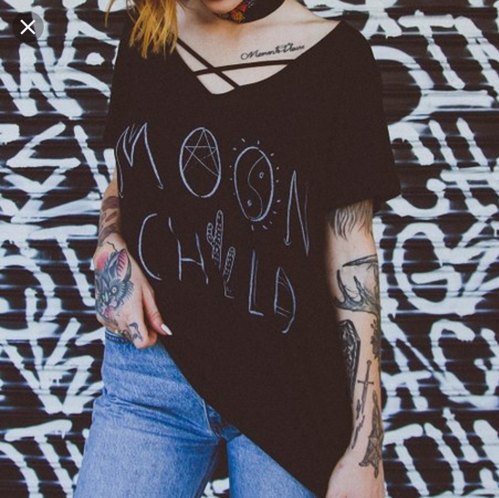 LIFE CLOTHING CO. BOHO "MOON CHILD" GRAPHIC TEE